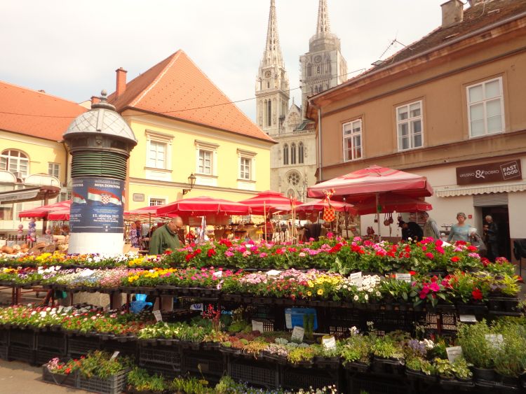 que ver en zagreb 5; Mercado Dolac
